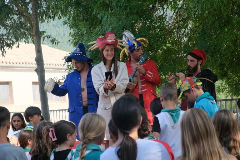 Romanç Cap. 5: Els lepretxuacs i el Tumba